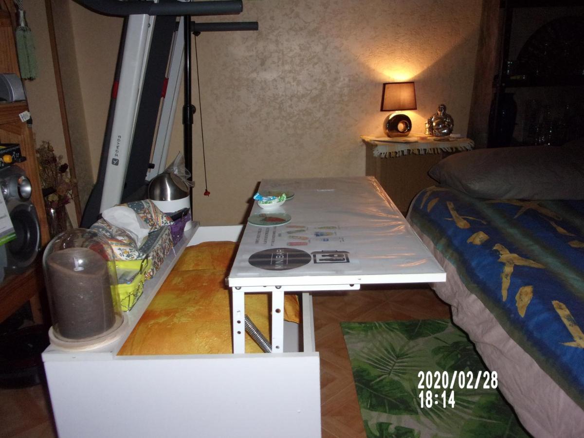 Une Halte Sur Valence Apartment Valence  Bagian luar foto