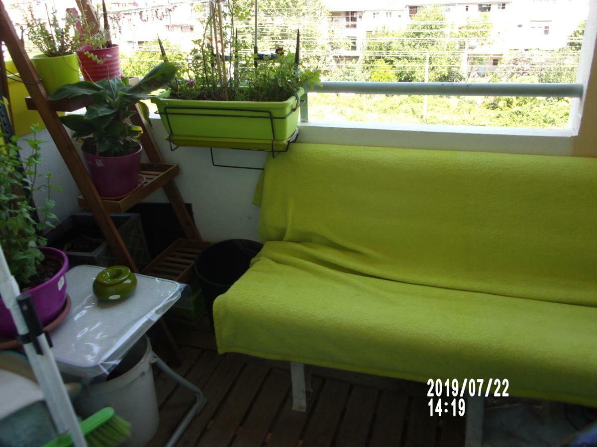 Une Halte Sur Valence Apartment Valence  Bagian luar foto