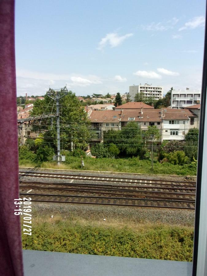 Une Halte Sur Valence Apartment Valence  Bagian luar foto